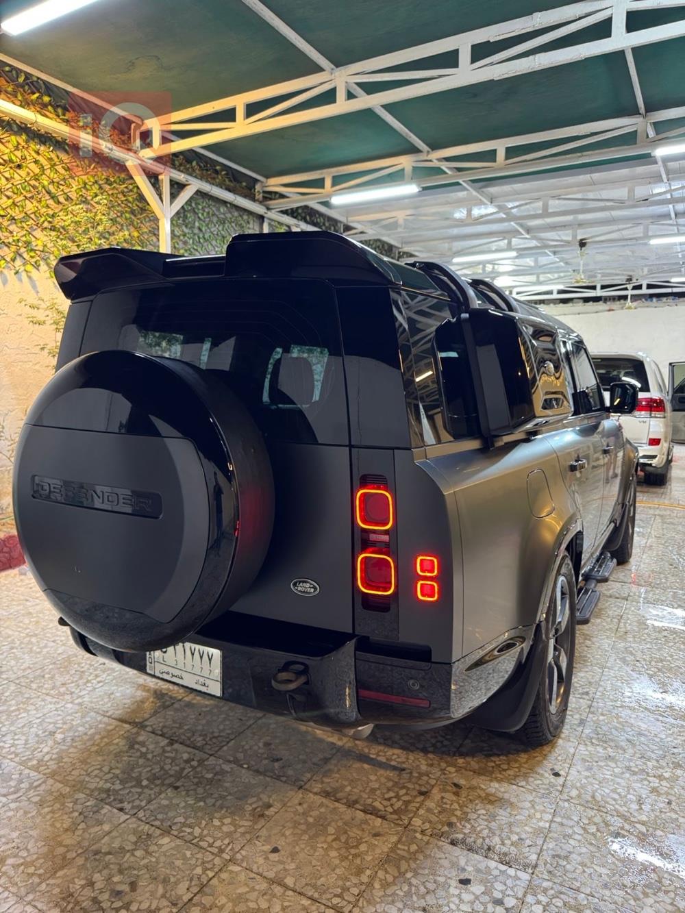 Land Rover Defender